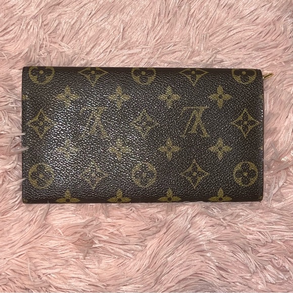 LOUIS VUITTON Sarah Wallet - Picture 9 of 13